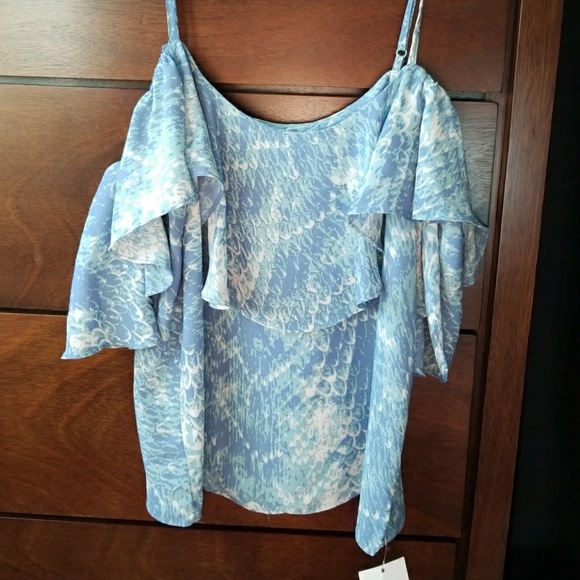 Brand new cold shoulder top - Picture 2 of 4